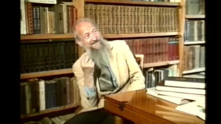 Вильям Похлёбкин  действительный член Всесоюзного географического общества, к...