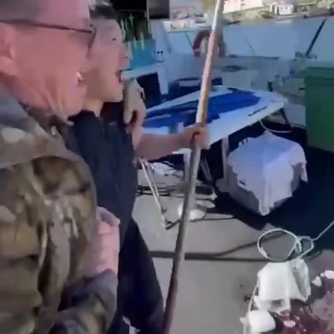 Российские рыбаки выловили тунца за 160 млн рублей: туша весом более 284 кг п...