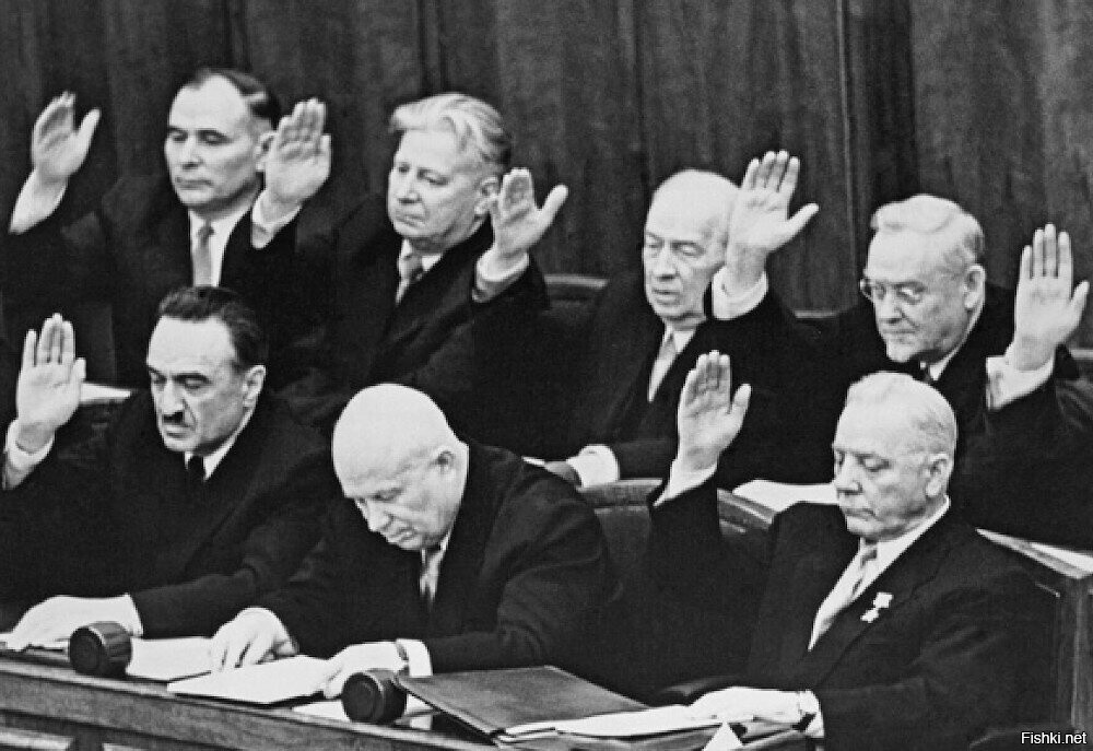 На состоявшемся 13-14 октября 1964 года заседании внеочередного Пленума ЦК КП...