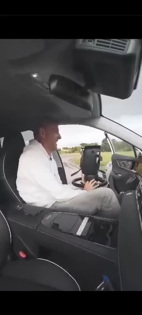 Поляки тестируют китайский автомобиль Omoda 5