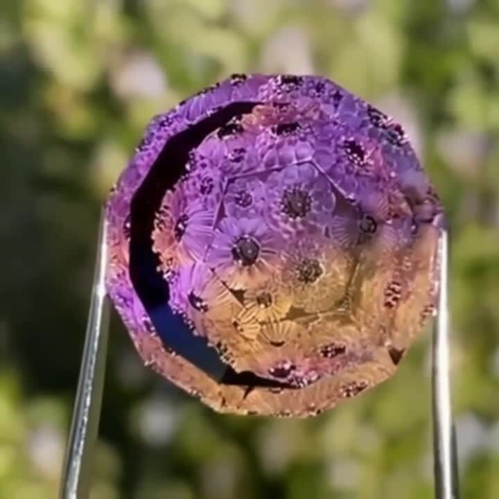 Аметрин - красивый и редкий в природе самоцвет