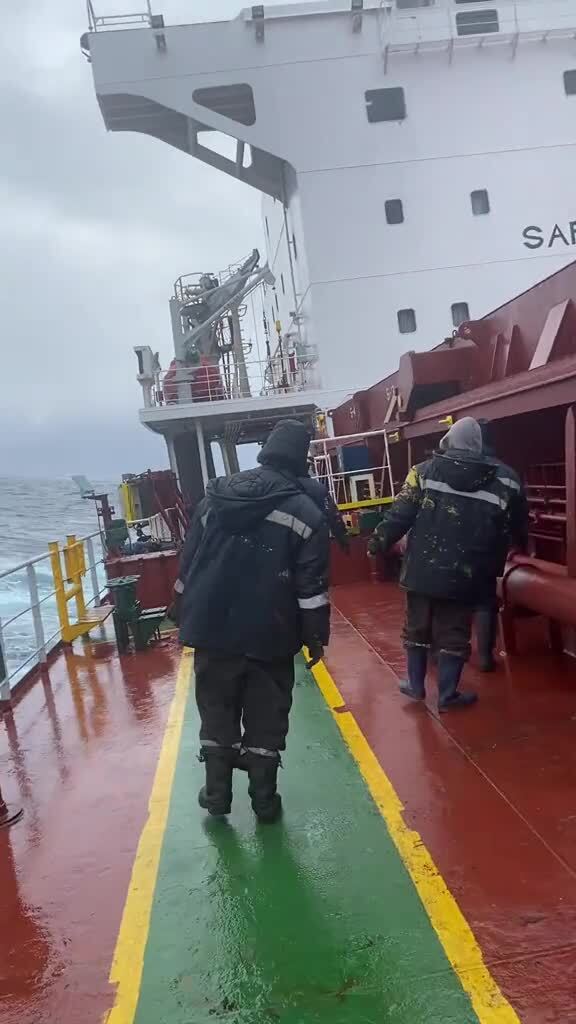 Знакомая походка