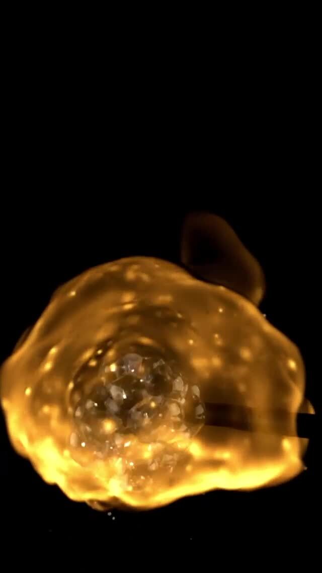 Зрелищное горение мыльных пузырей наполненных метаном