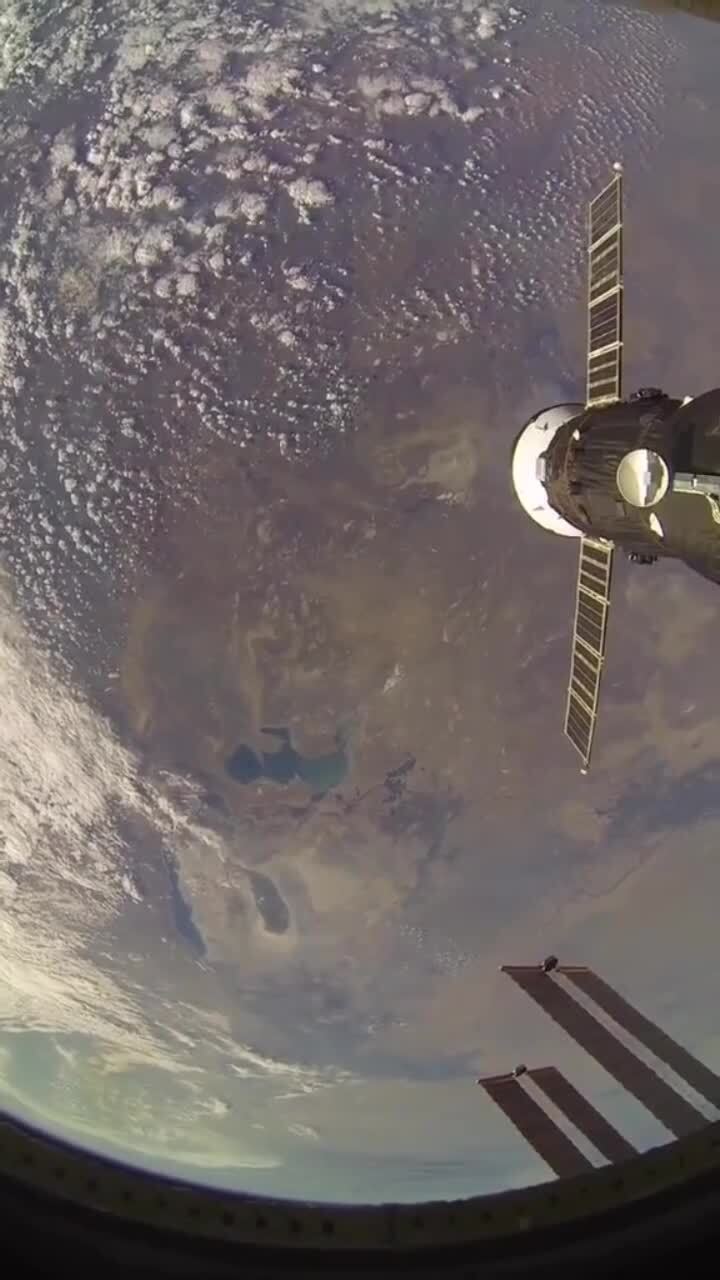 По моему, впервые с МКС Байконур показали