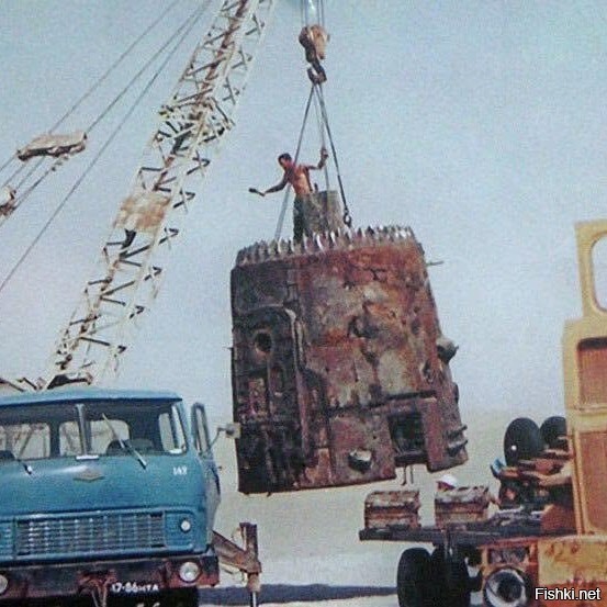 По воспоминаниям Георгия Данелии, мастерские киностудии «Мосфильм» отказались...