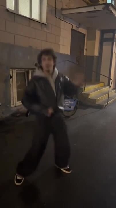 Жёстко он с ним