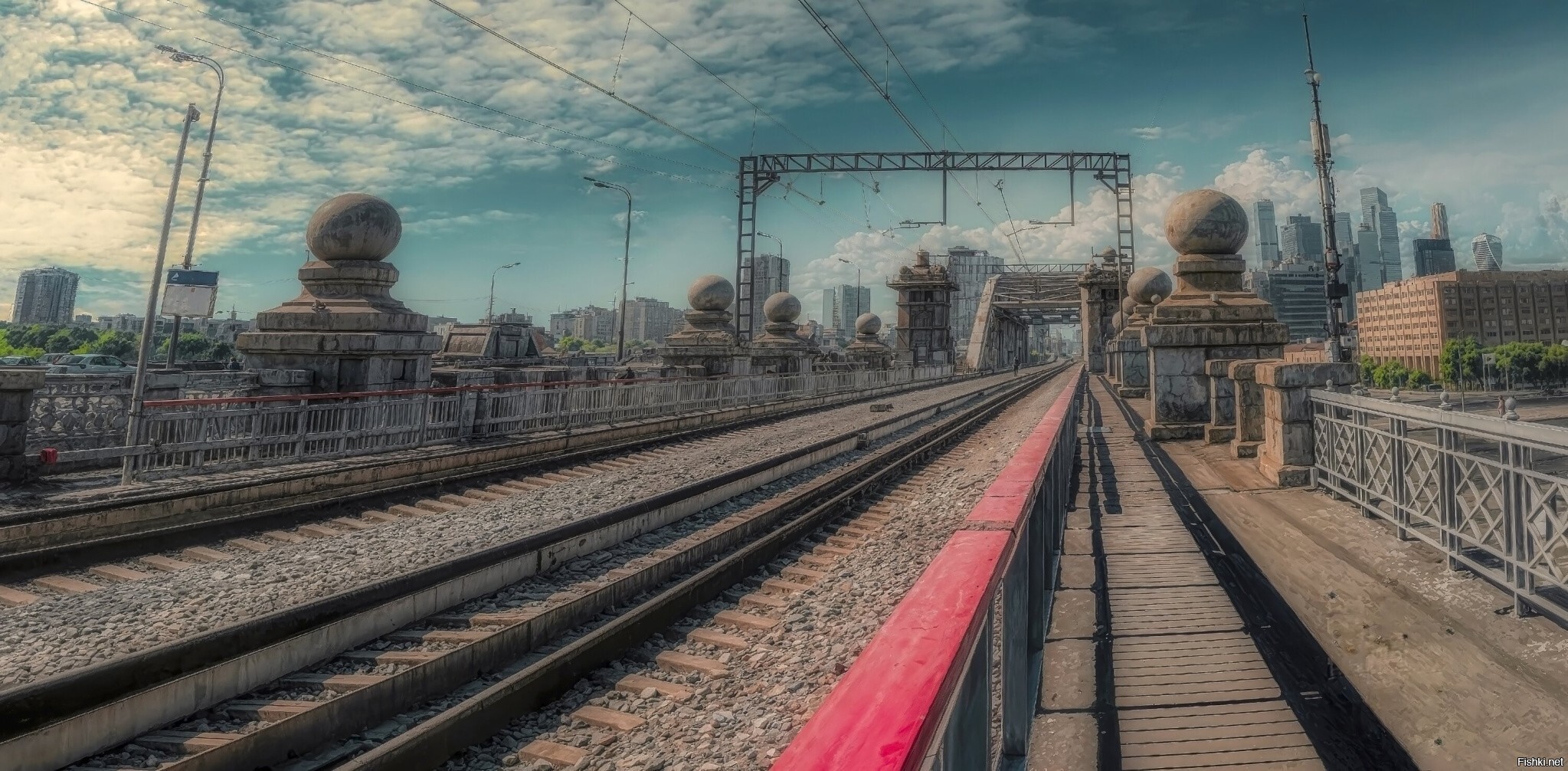 Москва, Краснолужский и Бережковский мосты