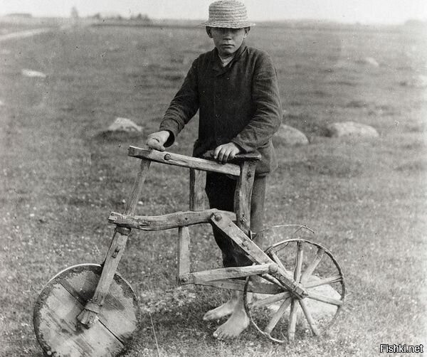 Велосипедист из Эстонии на самодельном велосипеде, 1912