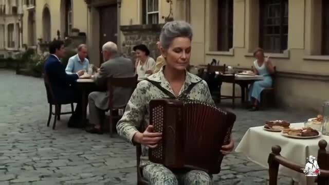 С праздником бабушек