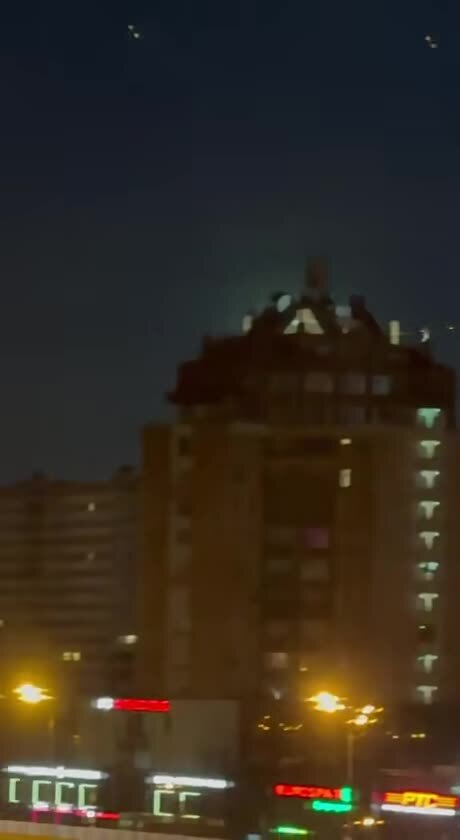 говорят метеорит над Москвой пролетел