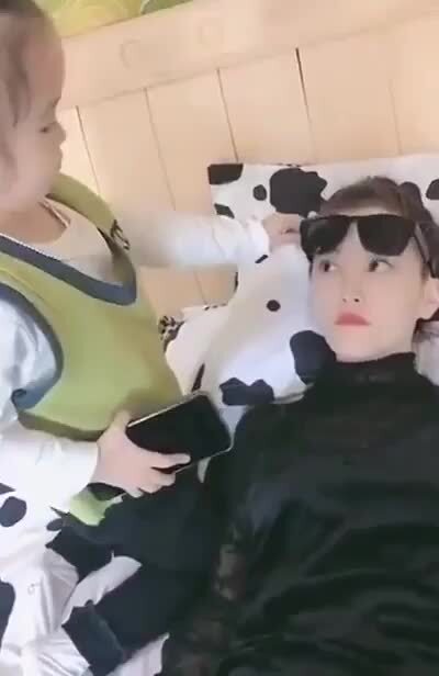 Не надейся, дочка, мама бдит