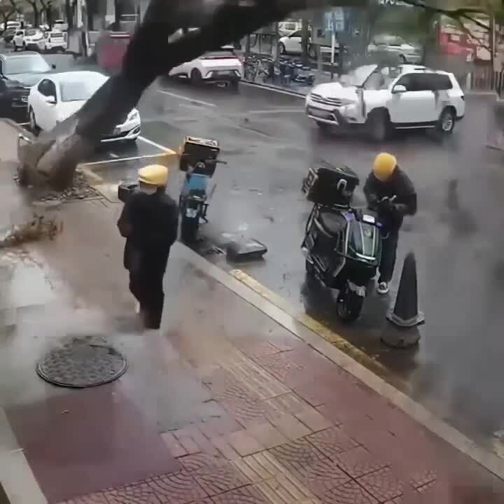 Вот что значит родиться в рубашке