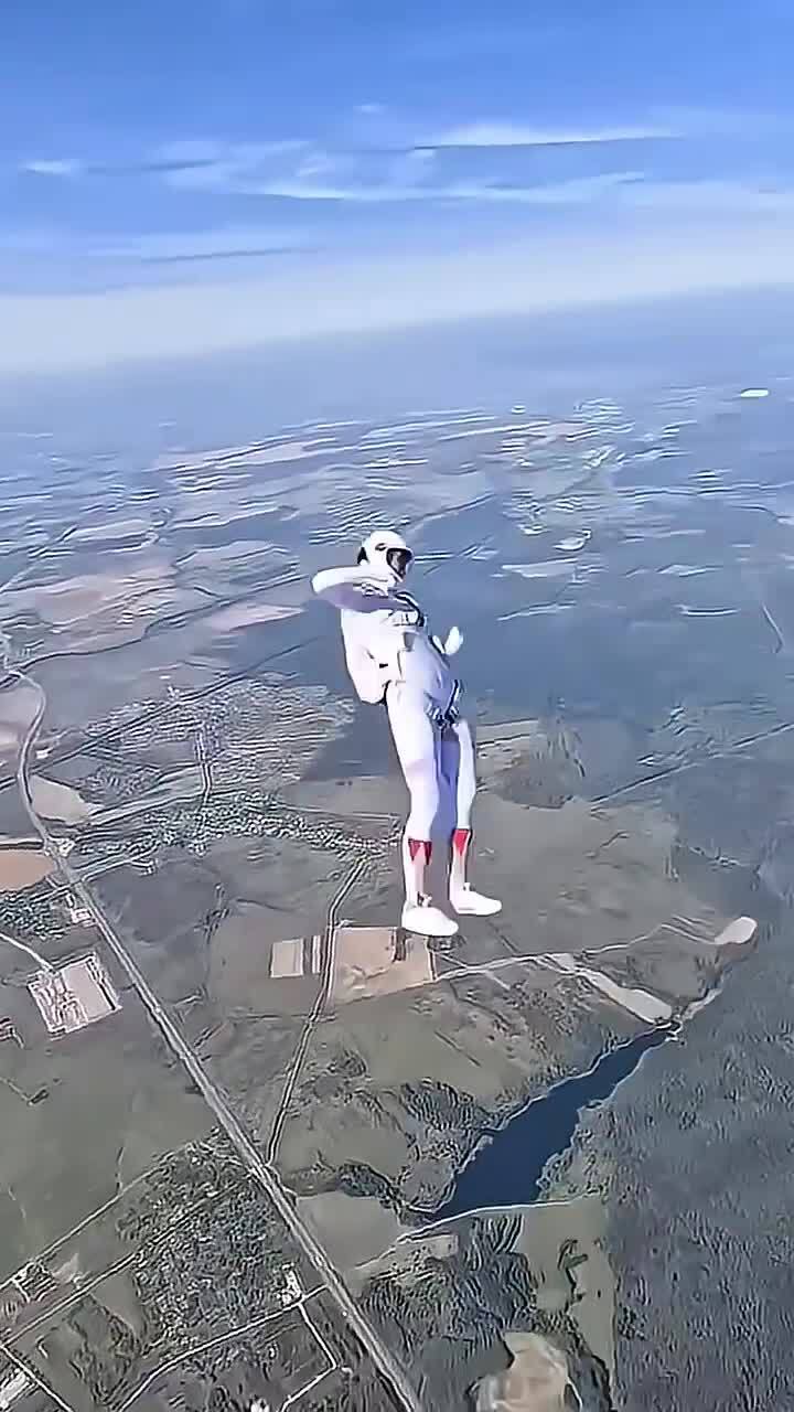 Анастасия Баранник родилась 21 марта 1996 года в Саратове, имеет разряды по п...