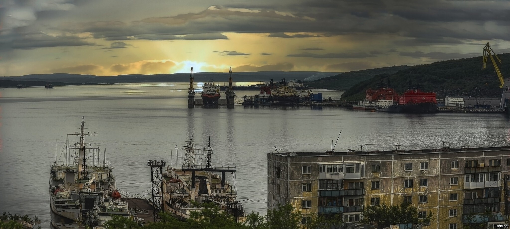 Кольский залив