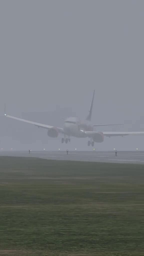 Посадка Boeing 737 при урагане «Мелисса» 28