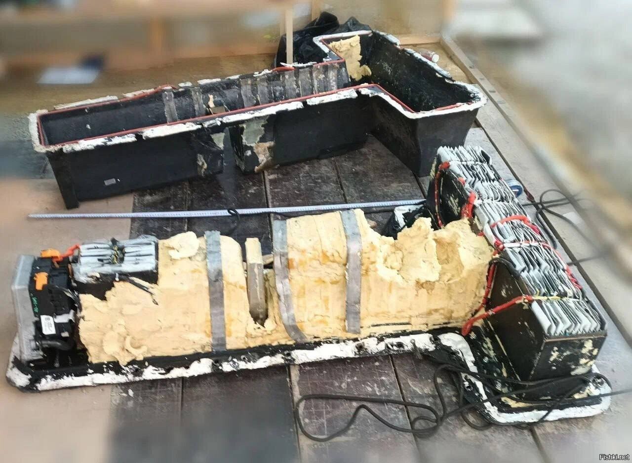 Интрига с прекращением движения электротранспорта через Крымский мост не прод...