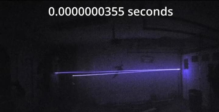 Умелец собрал камеру, которая снимает со скоростью света