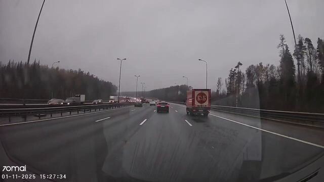 Волга устроила ДТП на трассе под Санкт-Петербургом