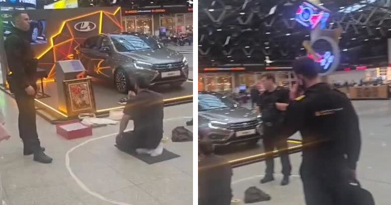 Странная сцена в Шереметьево: мужчина одновременно совершал намаз и крестился