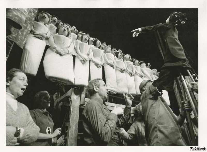 Спектакль «Необыкновенный концерт»