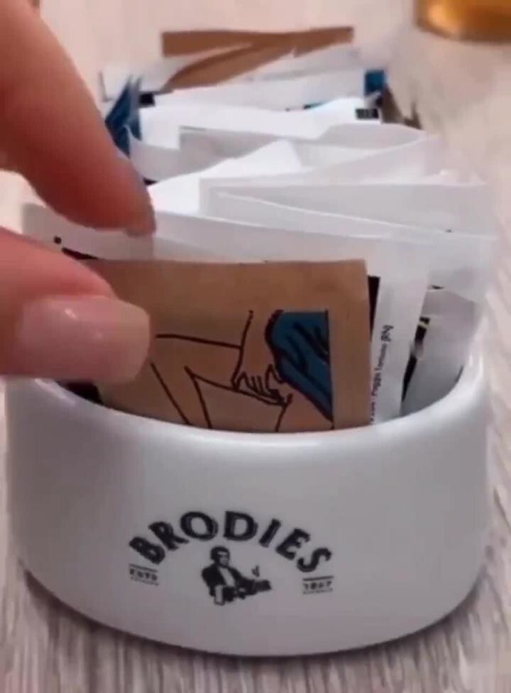 А вам что показалось, пошляки