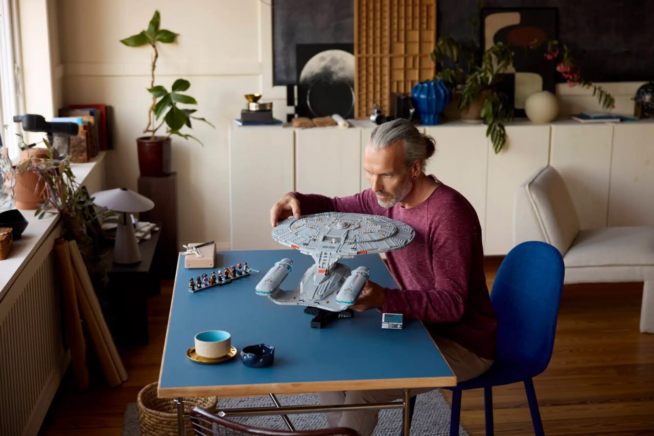 Lego показала большой набор со звездолётом «Энтерпрайз»