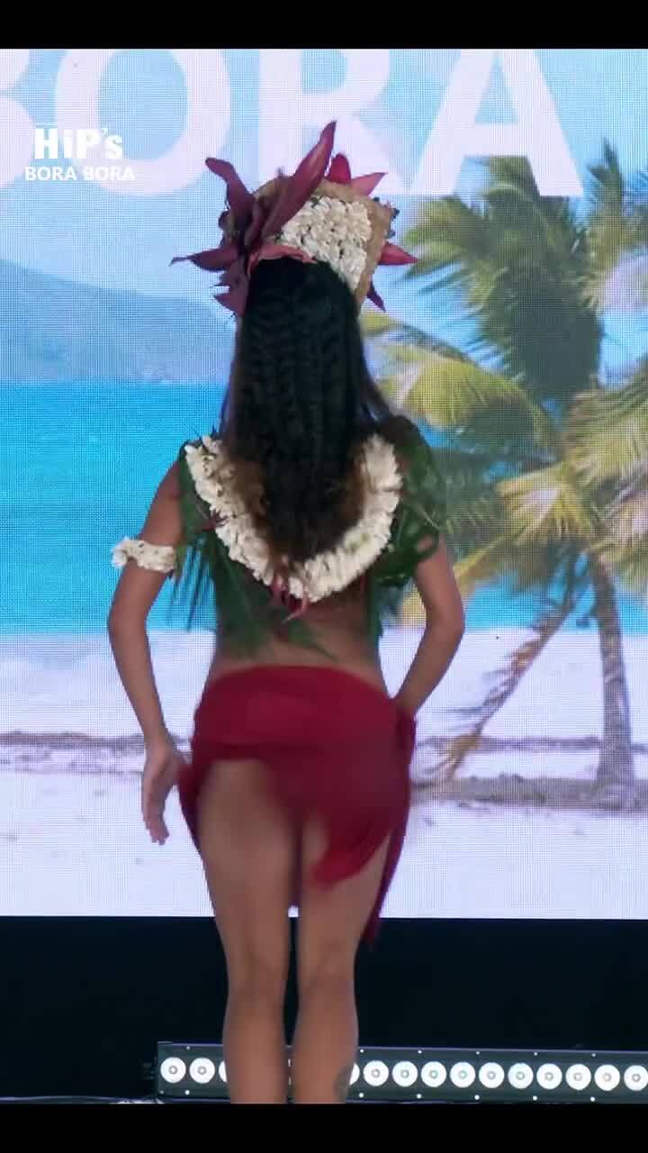 Гавайка классно танцует