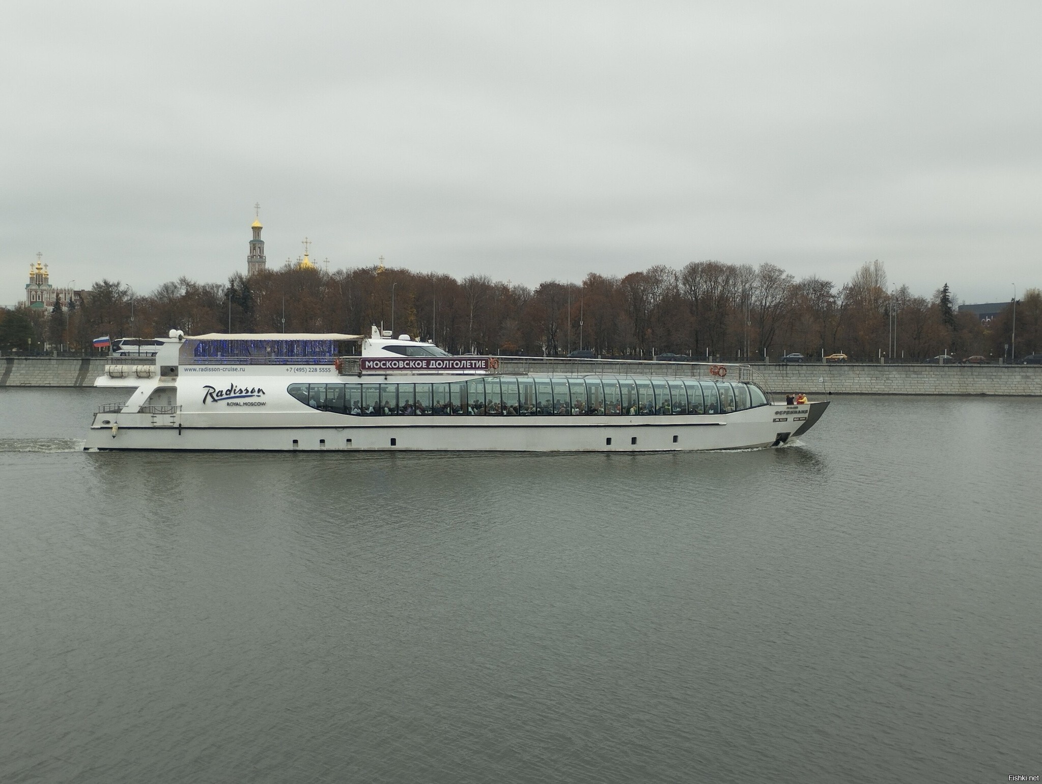 Березовская набережная с видом на Новодевичий монастырь