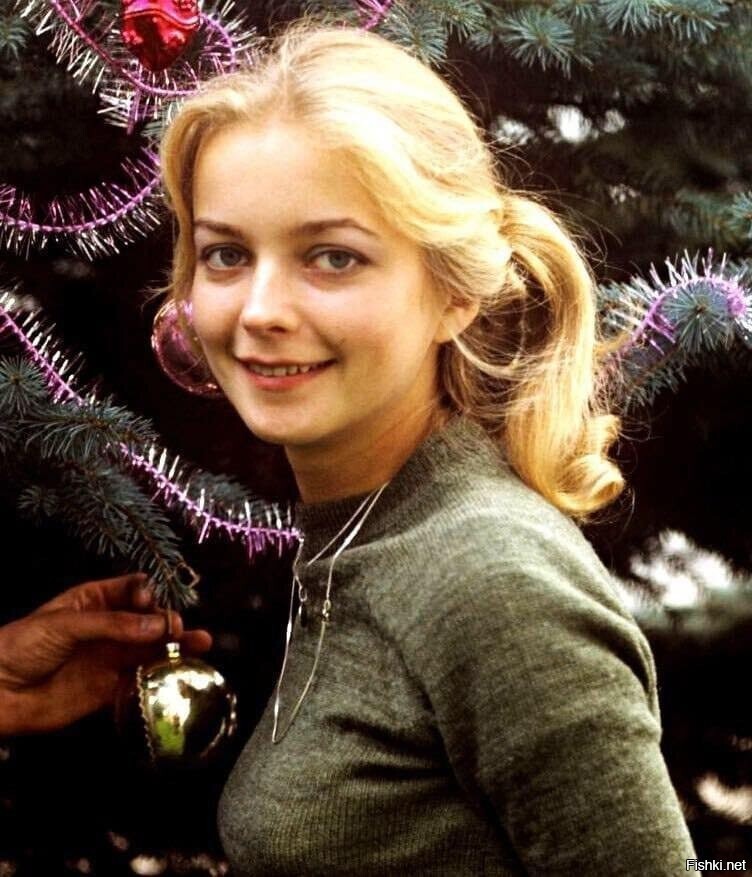 Она обладала редкой притягательностью, завораживающей и вызывающей восхищение...