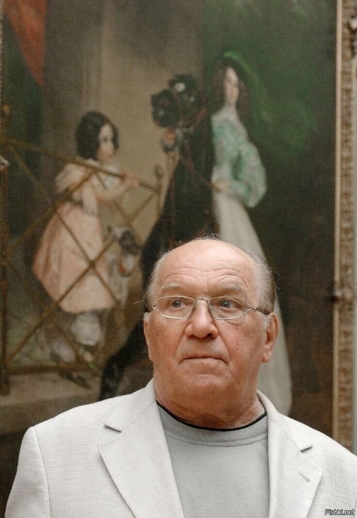 Я на гастроли в поезд никогда не беру ни спортивного костюма, ни тапочек