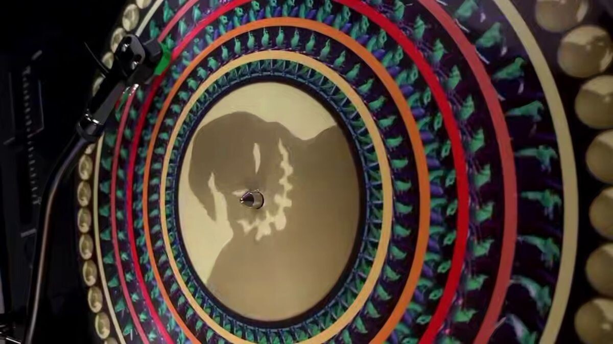 «Живая» пластинка по мультфильму «Кошмар перед Рождеством»