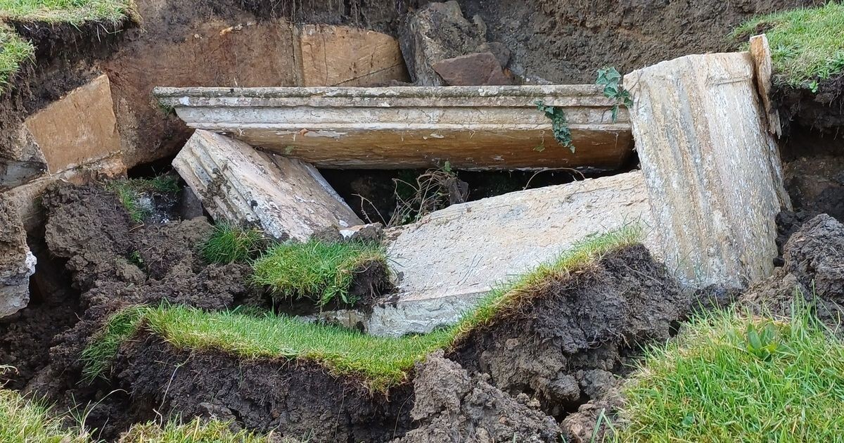 Обрушение церковной усыпальницы открыло доступ к 300-летнему подземному склепу