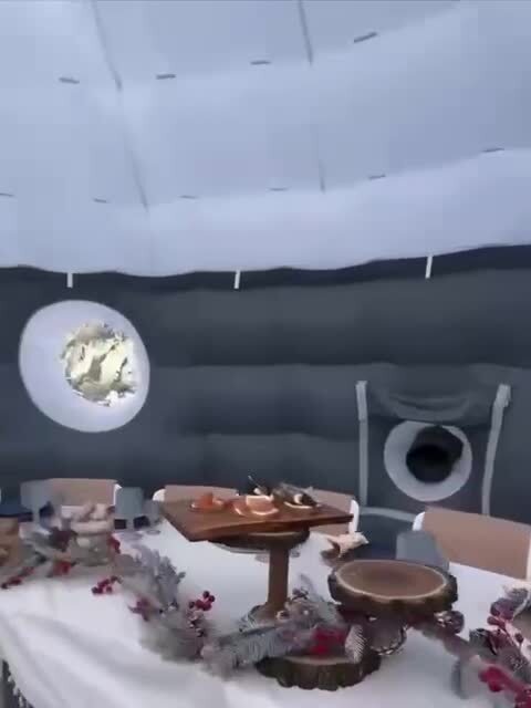 Обед на льду Байкала