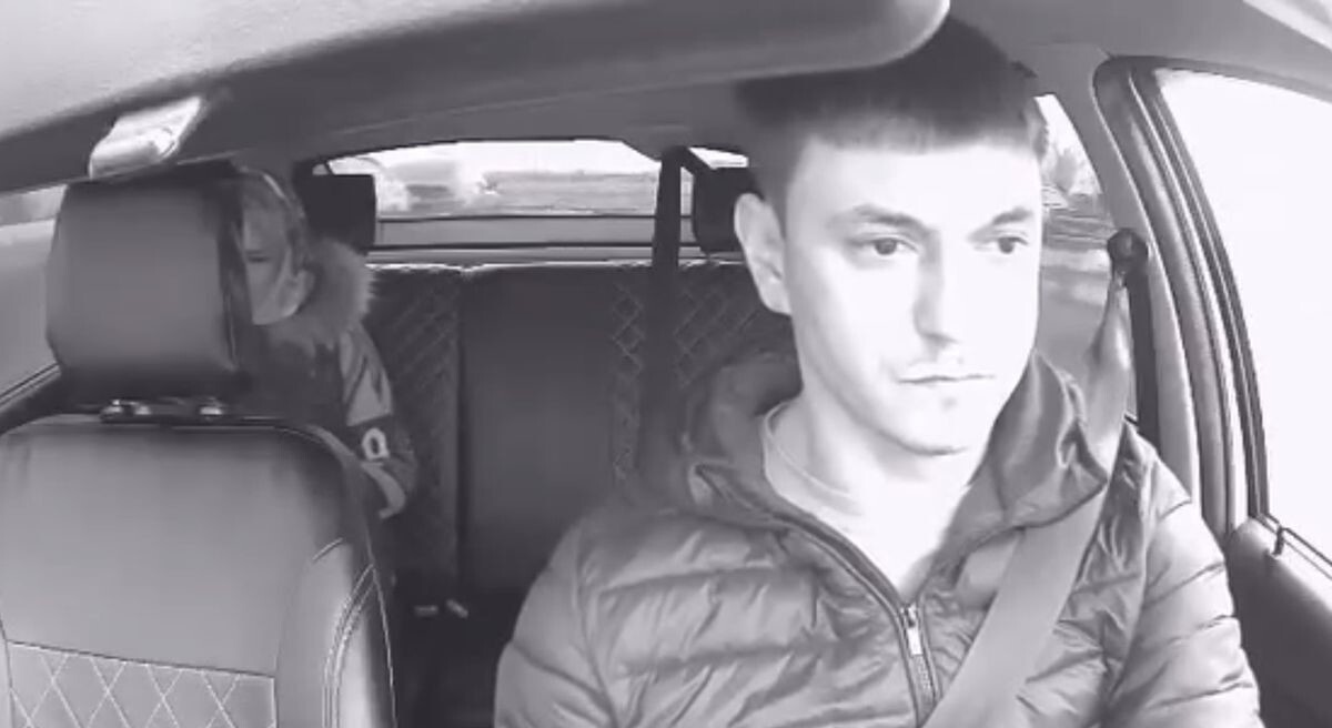 Любительница шансона угрожала таксисту мачете из-за "плохой музыки"