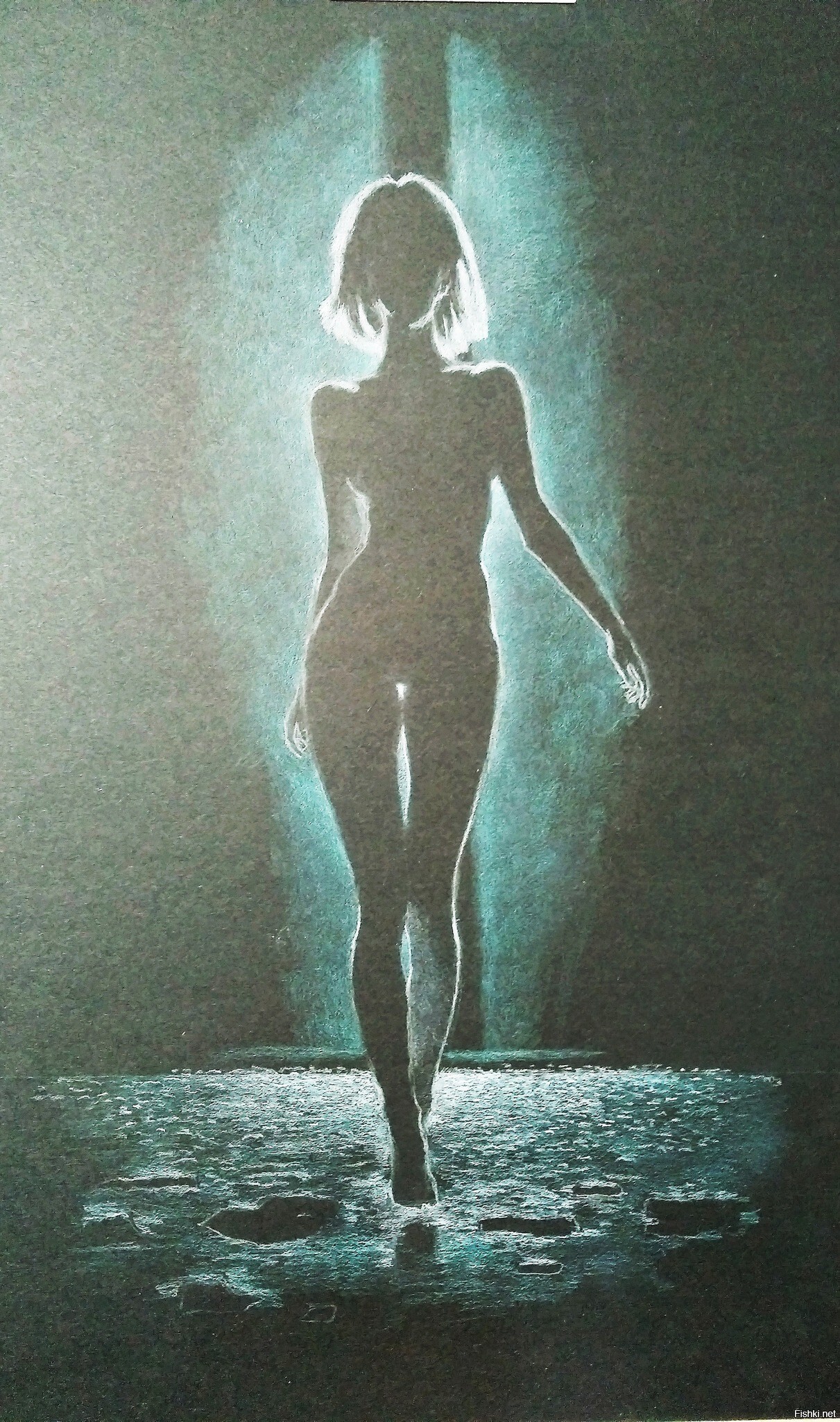 Цветные карандаши на черной бумаге