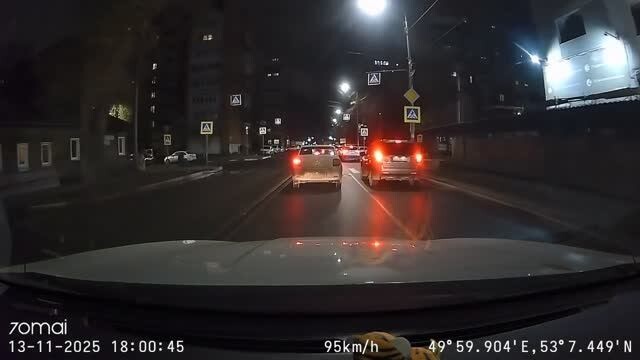 Наглядное пособие, как не нужно переходить пешеходный переход