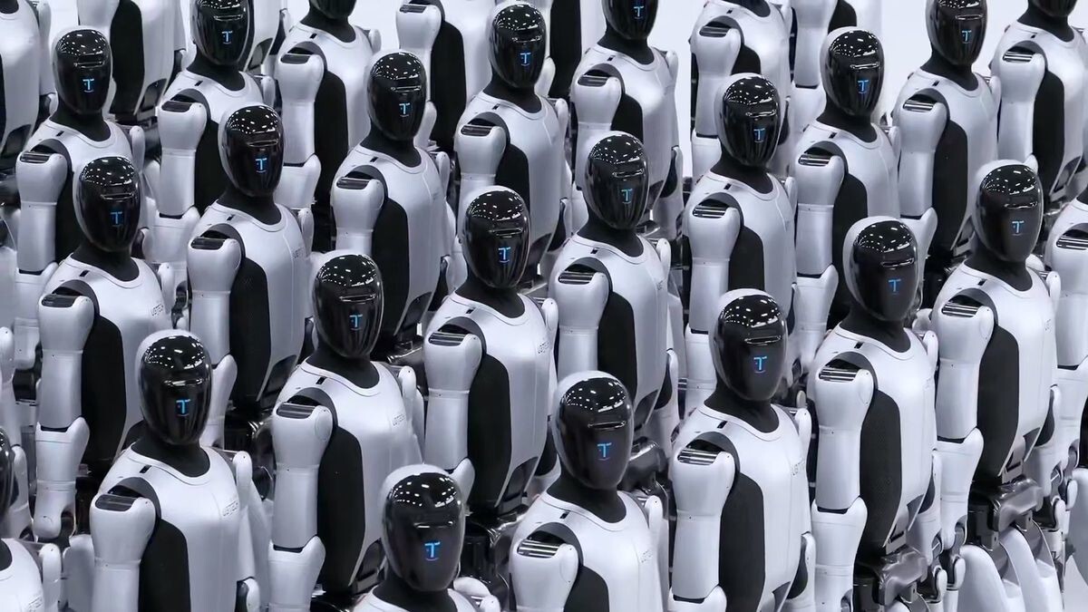 Китайская компания показала "армию" человекоподобных роботов