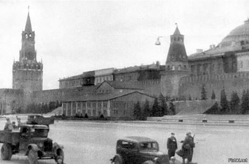 За первые 30 дней войны Московский Кремль «исчез» с лица Москвы