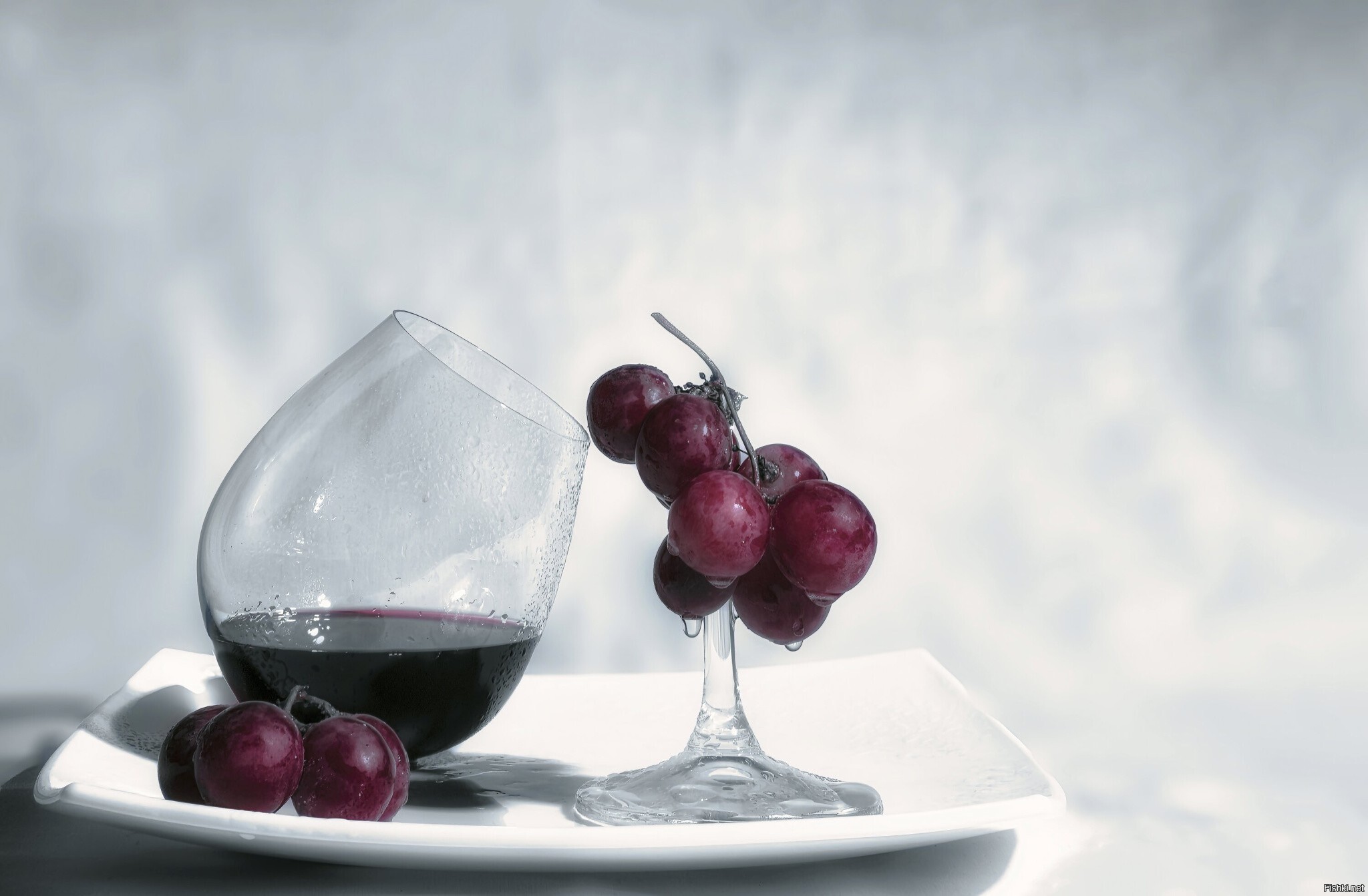 Разбил бокал