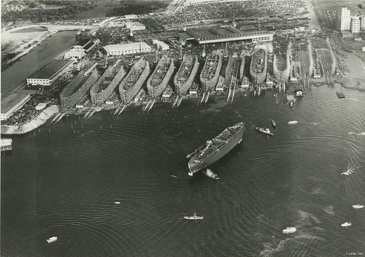 Транспортные корабли типа «Либерти» - один из символов индустриальной мощи СШ...