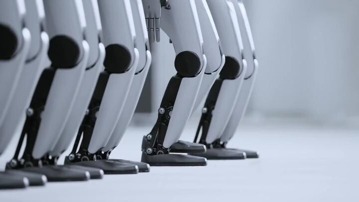 Китайская Ubtech собрала целую армию человекоподобных роботов для работы на з...