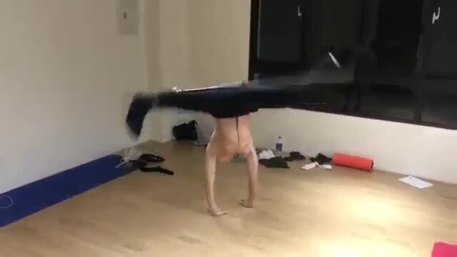 Во молодёжь, резвится как