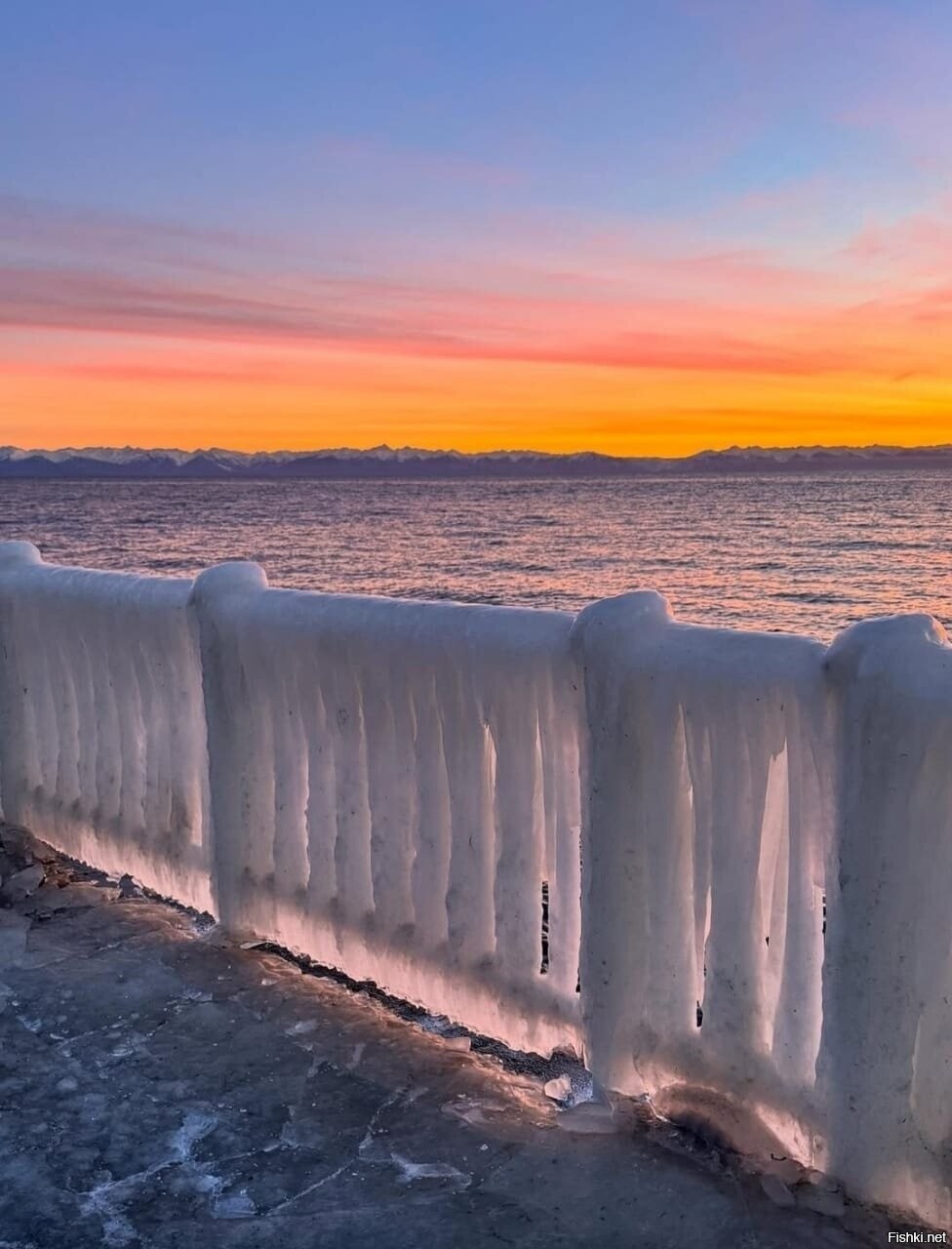 Сегодня утром на Байкале после вчерашнего шторма