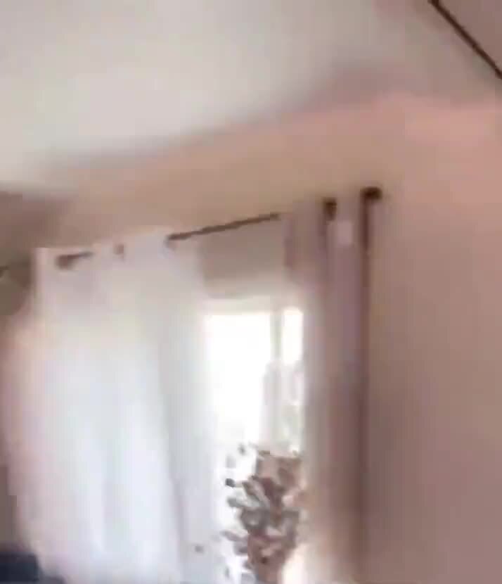 Вместо мухобойки)