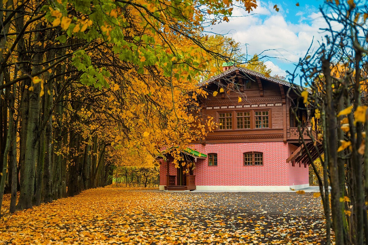 Швейцарский домик в усадьбе Кусково после реставрации⁠