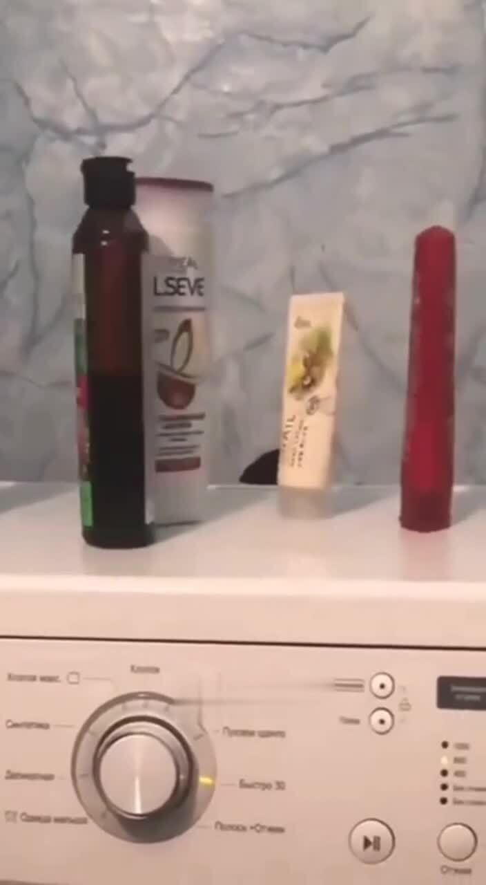 С музыкой стирка веселее)