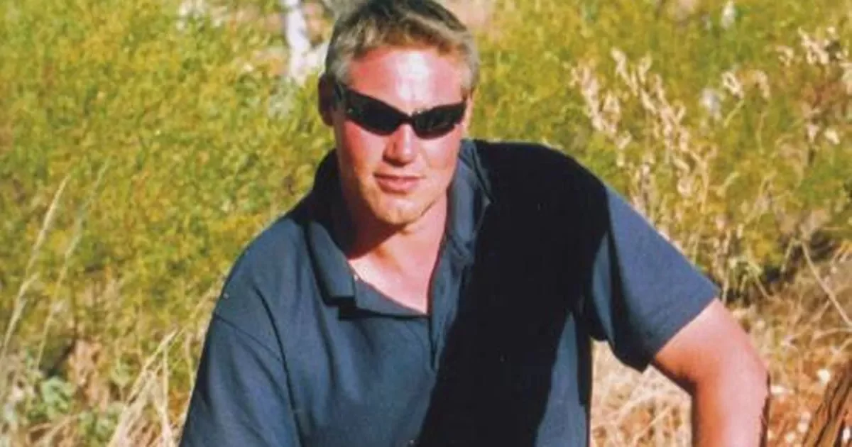 Я проснулся голым в могиле посреди пустыни и 71 день питался пиявками