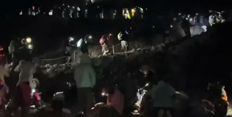 Турист показал обратную сторону восхождения на Фудзи