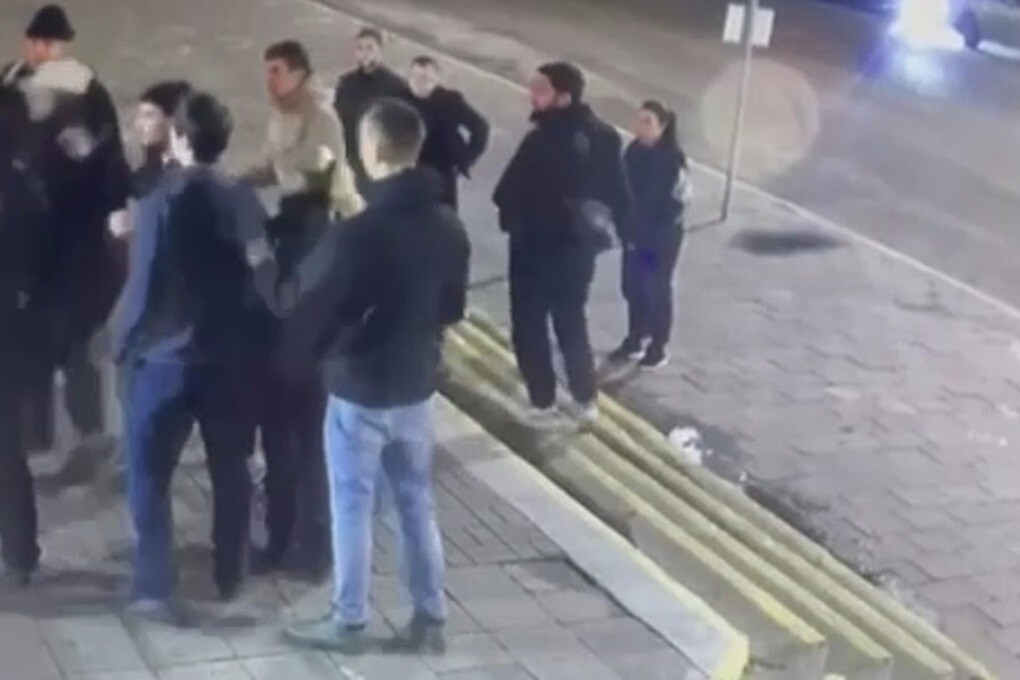 Мужчины избили сотрудника транспортной безопасности в Костромской области