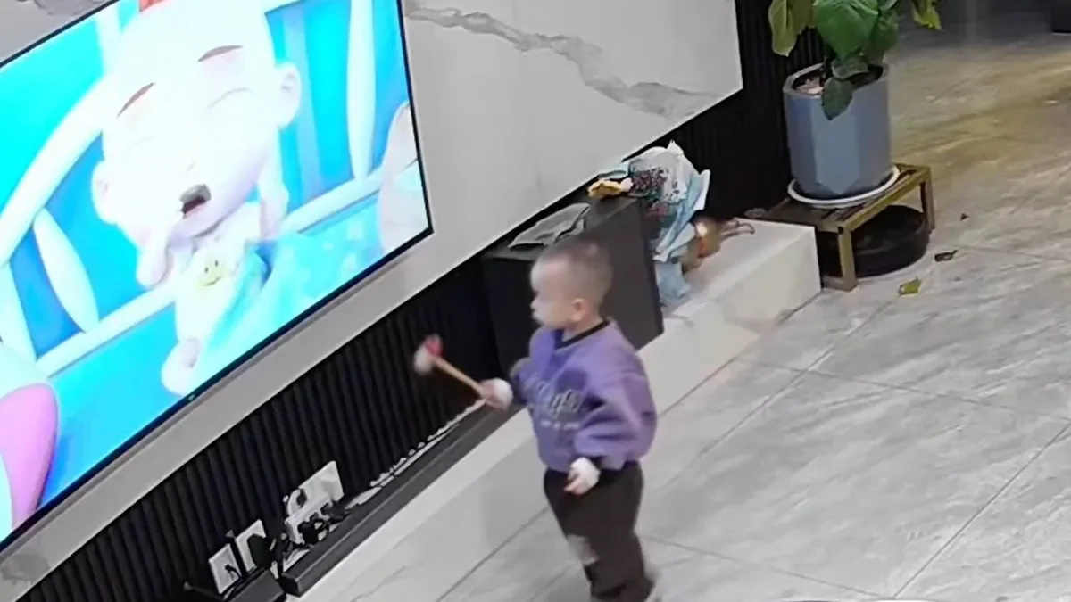 Большой экран против маленького молотка